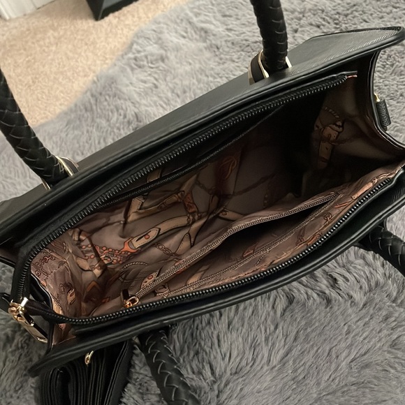 NWOT Black Textured Handbag w/ Removable Strap - Picture 4 of 10